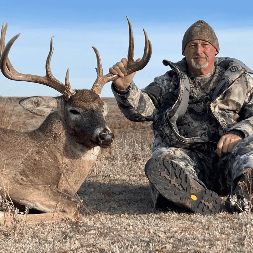 Hunting-big-deer-Kansas